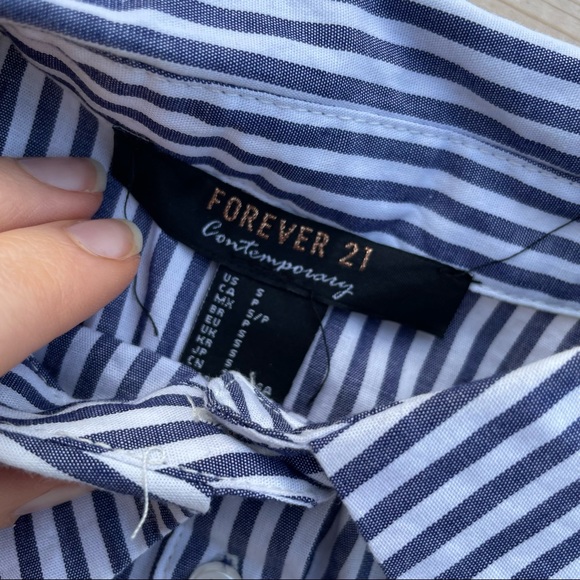 Ruffle Crop Button Blouse - Picture 3 of 3